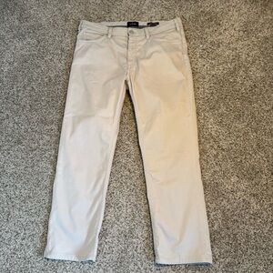 34 Heritage Charisma Comfort Rise Classic Fit Men's Light Tan Chinos - 38 x 29